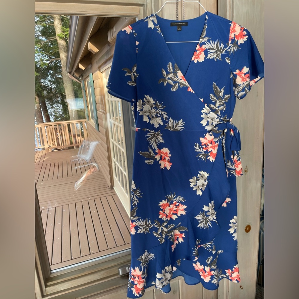 Banana Republic blue flowered dress, size 4